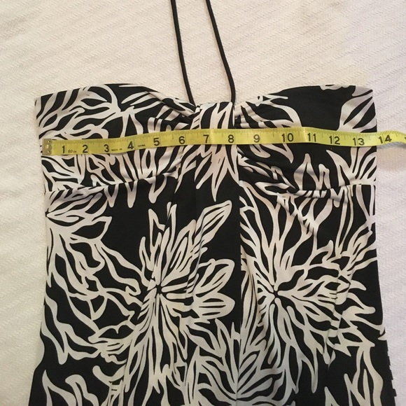 Sexy Black and White Maxi-Dress - Picture 9 of 9